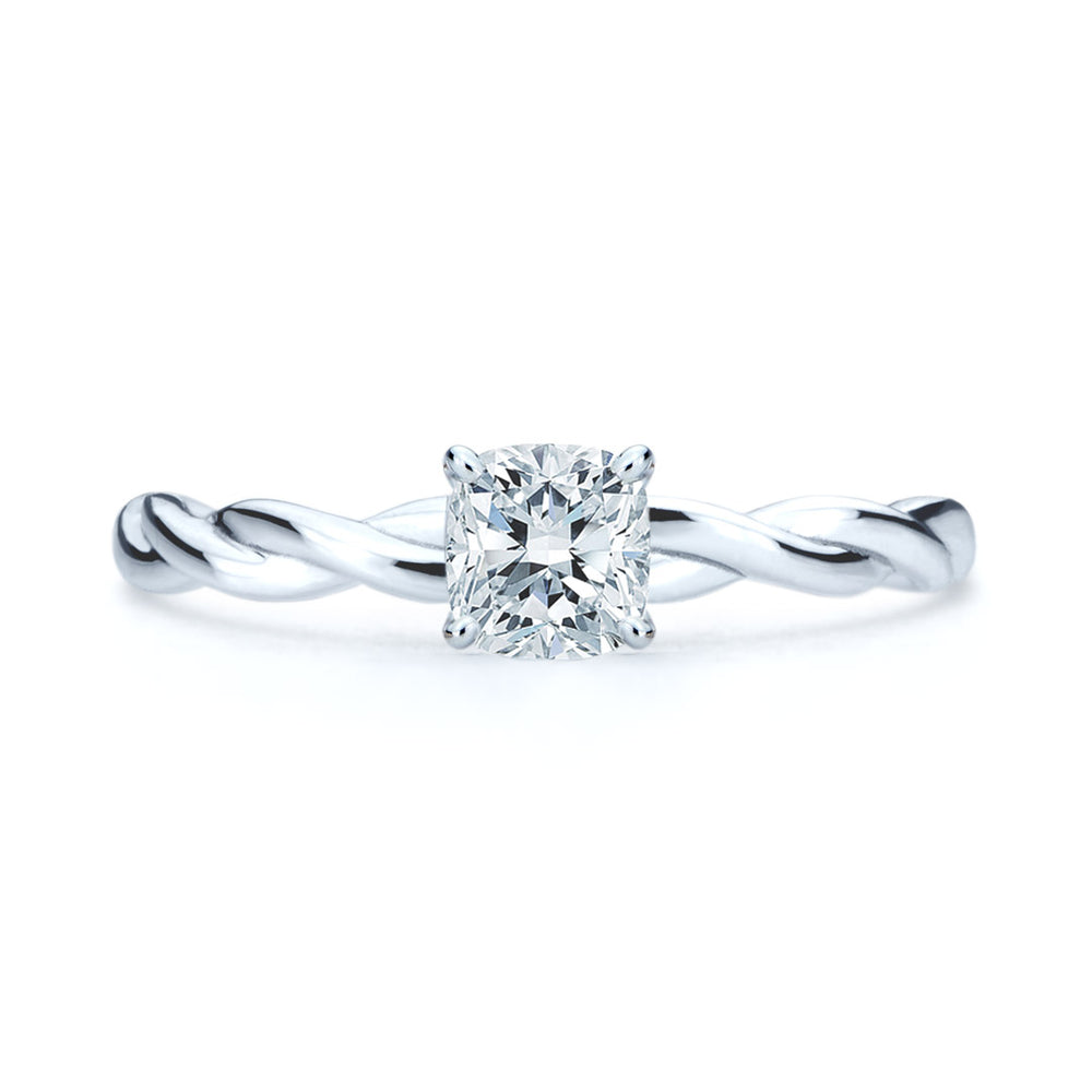 
                  
                    Bague de fiançailles Talia avec anneau tressé à diamant solitaire coussin or blanc SR-1915
                  
                