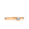 Bague de fiançailles Heidi en or rose 18Kt avec diamant taille princesse avec contour