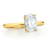 Bague de fiançailles Coraline de style solitaire ornée d'un diamant de laboratoire de taille ovale en or jaune 18 carats